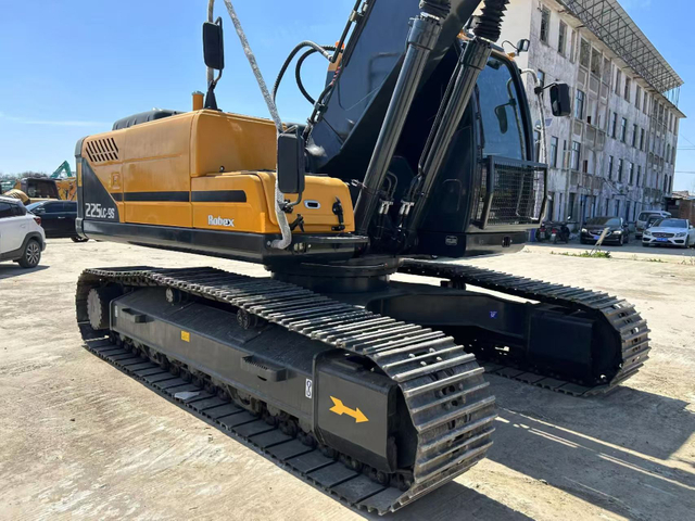 Used Hyundai R225LC-9S Crawler Excavator with Cummins Engine