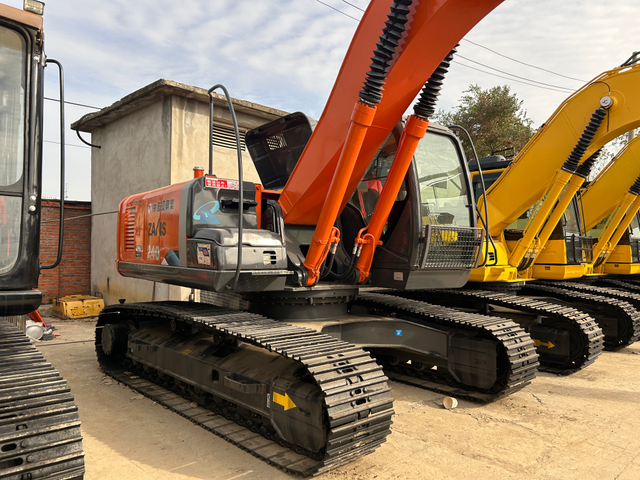 Used Hitachi ZX240 Crawler Excavator with Hydraulic Pump