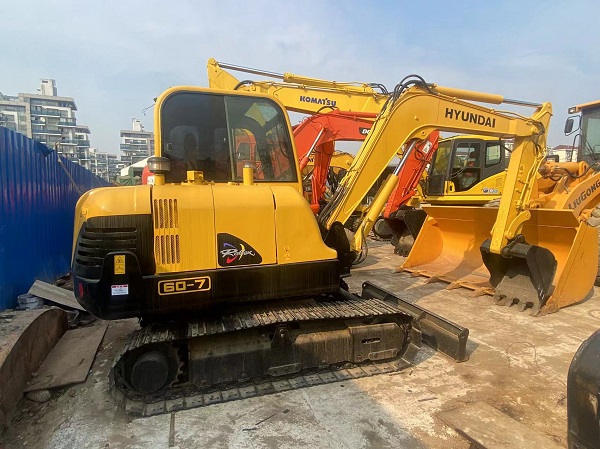 Used Hyundai 60-7 Mini Hydraulic Excavator with Pumps