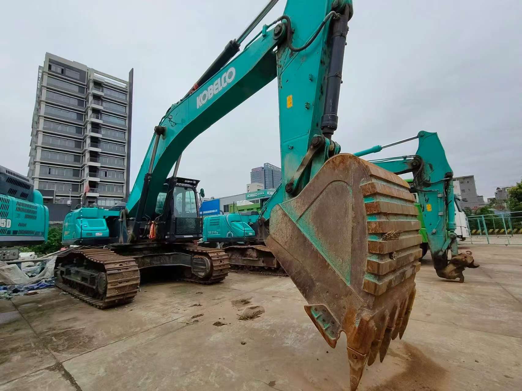 Used Kobelco SK380XD Crawler Excavator with Hino Engine in Good Condition