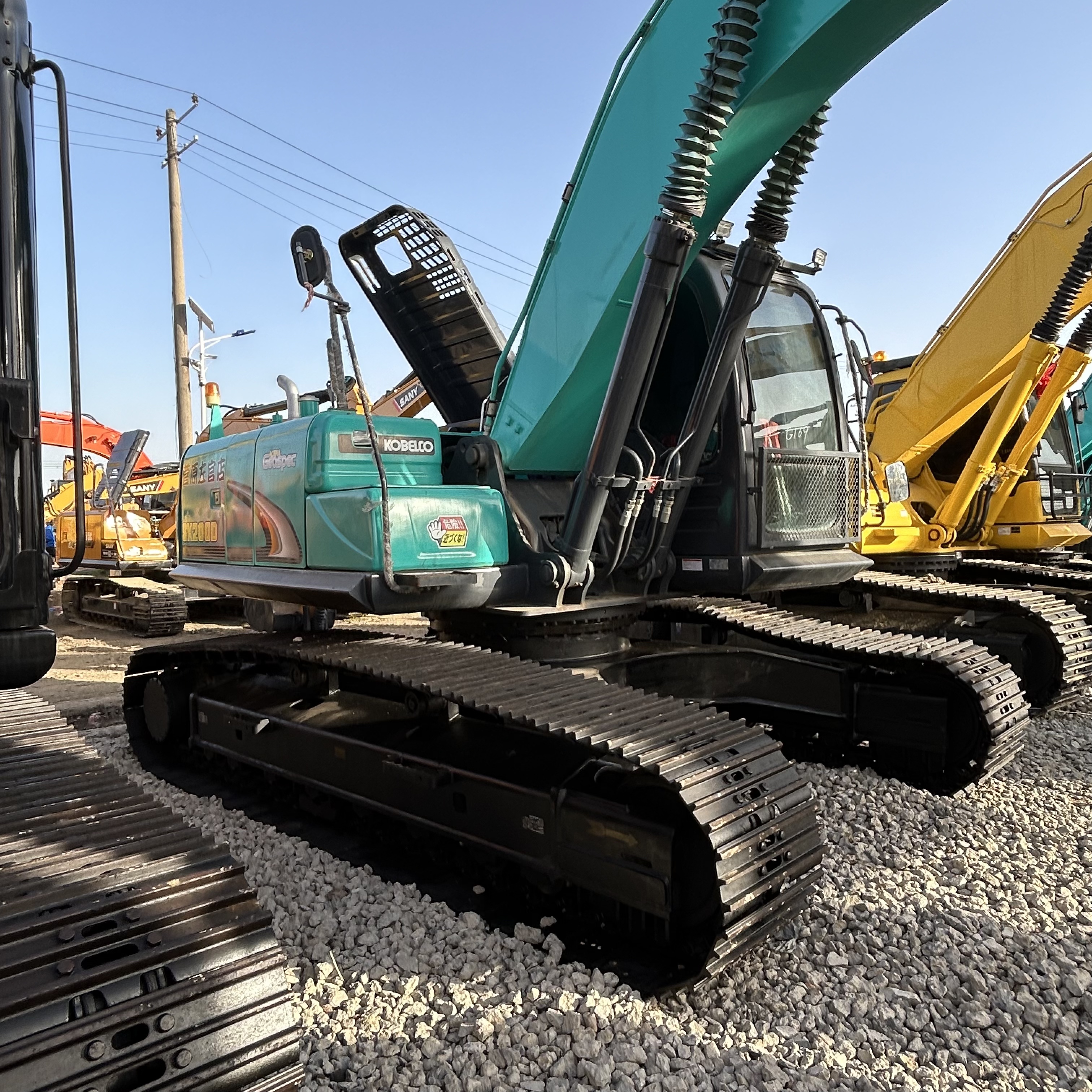 Used Kobelco SK200-8 Crawler Excavator with Cummins Engine in Good Condition