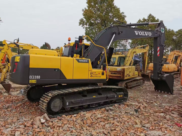 Used VOLVO EC220D Crawler Excavator with Hydraulic Pump in Good Condition