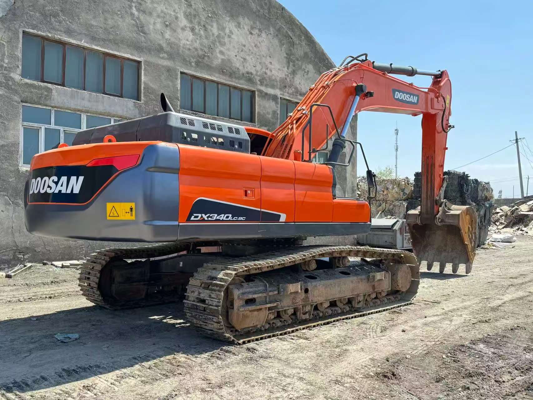 Used Doosan DX340LC-9C Crawler Excavator with Hydraulic Pump
