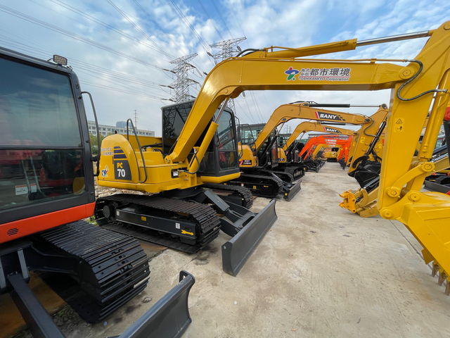Used Komatsu PC70 Crawler Excavator Secondhand Construction Machinery From China Attachment Compatible