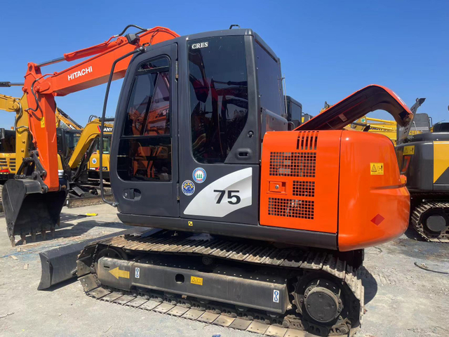 Used Hitachi ZX75 Mini Crawler Excavator with Hydraulic Pump