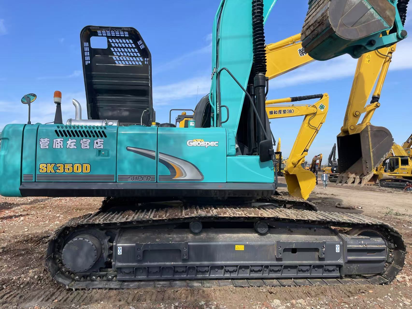 Used Kobelco SK350D Crawler Excavator with Cummins Engine in Good Condition