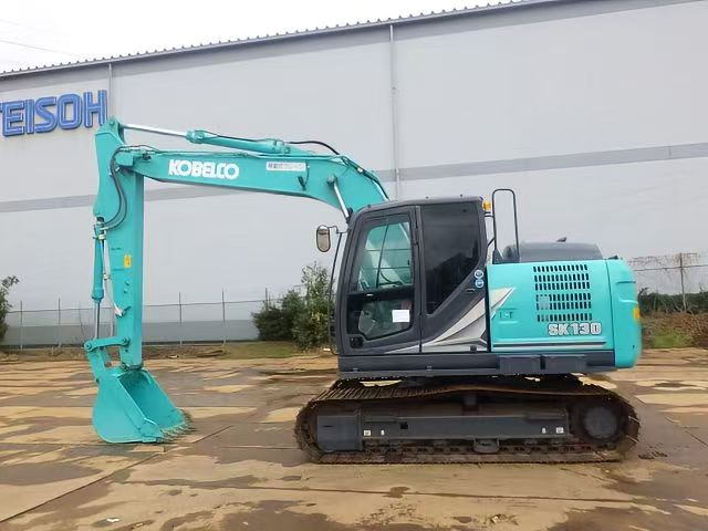 Used Kobelco SK130 Crawler Excavator with Hydraulic Pump in Good Condition