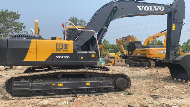 Used VOLVO EC300 Crawler Excavator with Hydraulic Pump in Excellent Condition