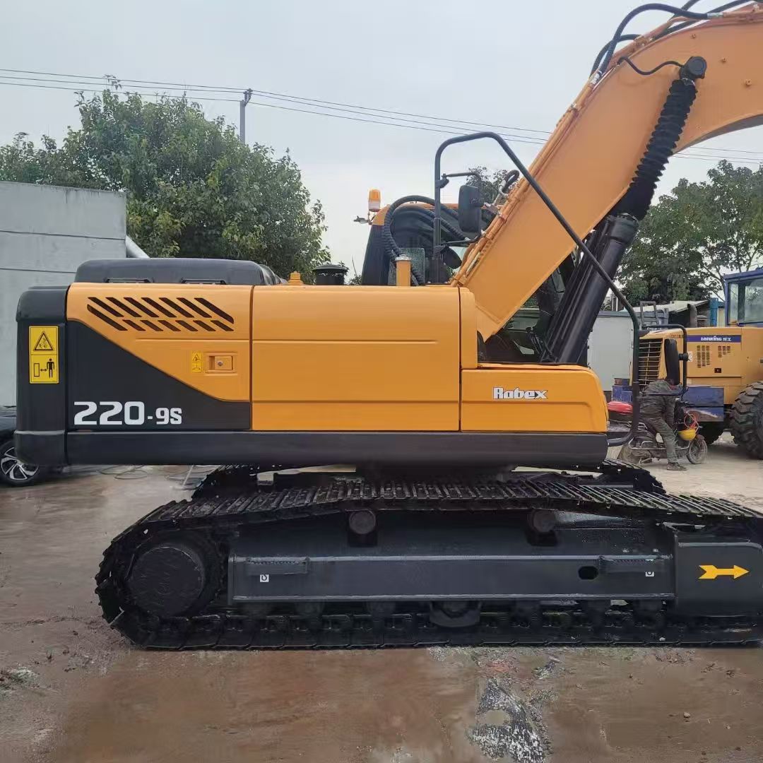 Used Hyundai R220-9S Hydraulic Excavator with Cummins Engine